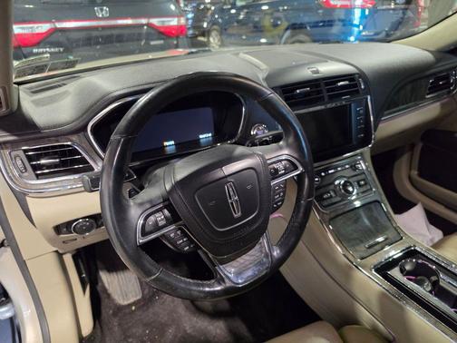 PALLADIUM WHITE GOLD METALLIC 2017 Lincoln Continental Reserve