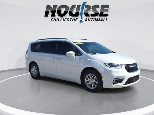 Bright White Clearcoat 2021 Chrysler Pacifica Touring L