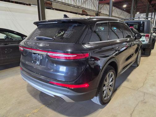 INFINITE BLACK MET CC 2022 Lincoln Corsair Standard