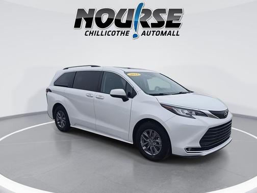 2022 Toyota Sienna XLE