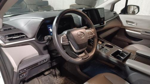 2022 Toyota Sienna XLE