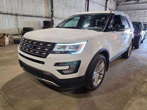 OXFORD WHITE 2017 Ford Explorer XLT