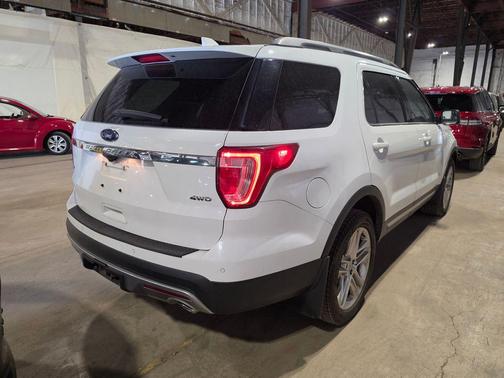 OXFORD WHITE 2017 Ford Explorer XLT
