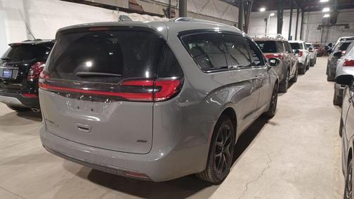 2021 Chrysler Pacifica Touring AWD