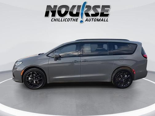 2021 Chrysler Pacifica Touring AWD
