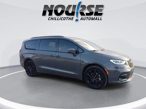 2021 Chrysler Pacifica Touring AWD