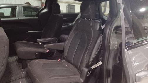 2021 Chrysler Pacifica Touring AWD