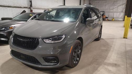 2021 Chrysler Pacifica Touring AWD