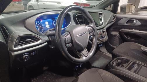 2021 Chrysler Pacifica Touring AWD