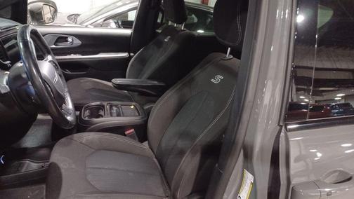 2021 Chrysler Pacifica Touring AWD