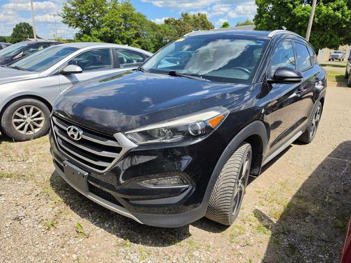 Black Noir Pearl 2017 Hyundai TUCSON Sport