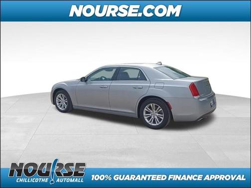 2017 Chrysler 300 Limited