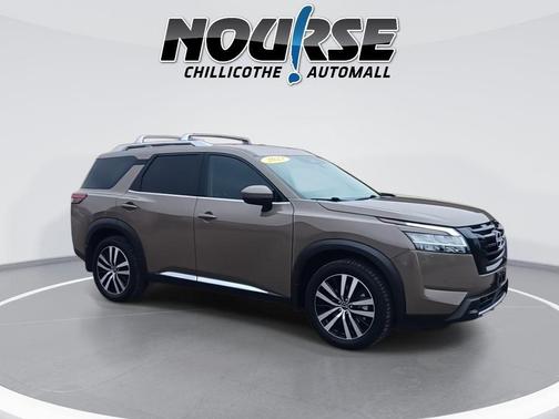 2023 Nissan Pathfinder Platinum FWD