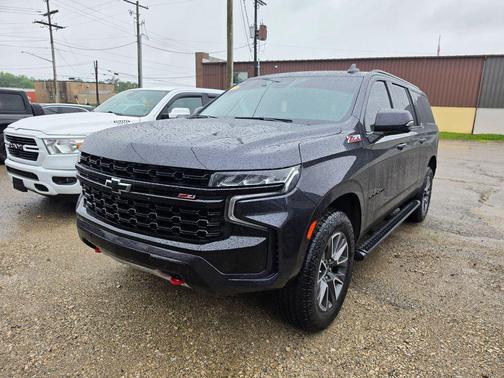 Dark Ash Metallic 2023 Chevrolet Suburban 4WD Z71
