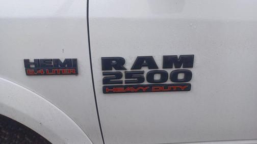 2017 RAM 2500 Laramie Crew Cab 4x4 6'4' Box