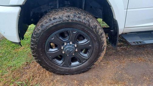 2017 RAM 2500 Laramie Crew Cab 4x4 6'4' Box