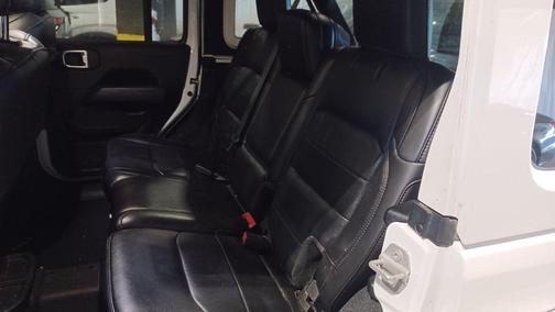 2023 Jeep Wrangler 4-Door Sahara Altitude 4x4