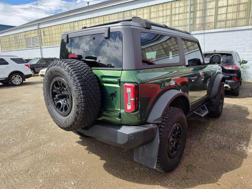 ERUPTION GREEN METALLIC 2022 Ford Bronco Wildtrak