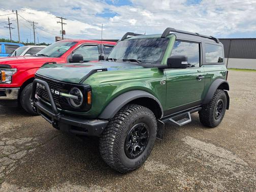 ERUPTION GREEN METALLIC 2022 Ford Bronco Wildtrak