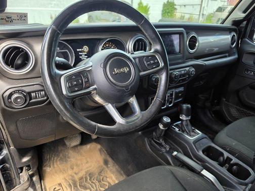 Black Clearcoat 2018 Jeep Wrangler Unlimited Sahara