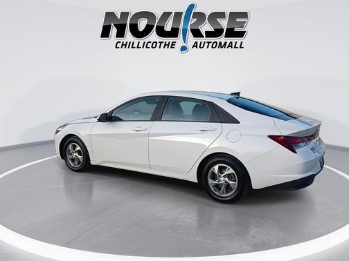 2023 Hyundai ELANTRA SE