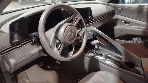 2023 Hyundai ELANTRA SE