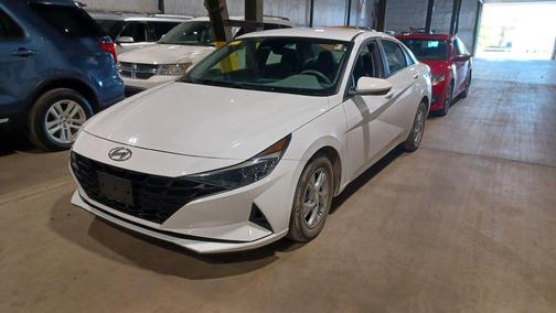 2023 Hyundai ELANTRA SE