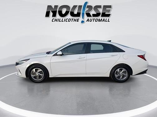 2023 Hyundai ELANTRA SE