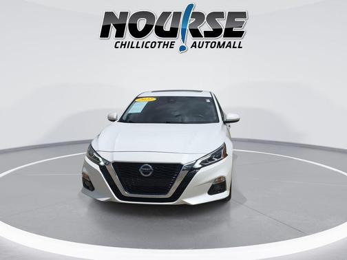 Pearl White Tricoat 2022 Nissan Altima 2.5 SL