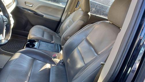 2017 Toyota Sienna XLE