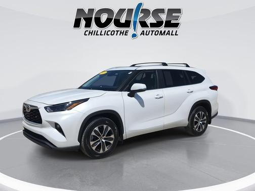 Wind Chill Pearl 2023 Toyota Highlander XLE