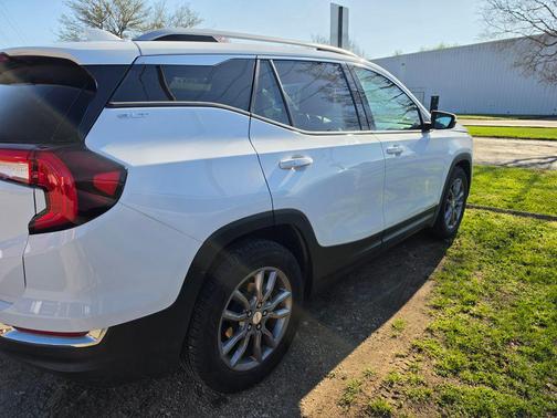 Summit White 2023 GMC Terrain SLT