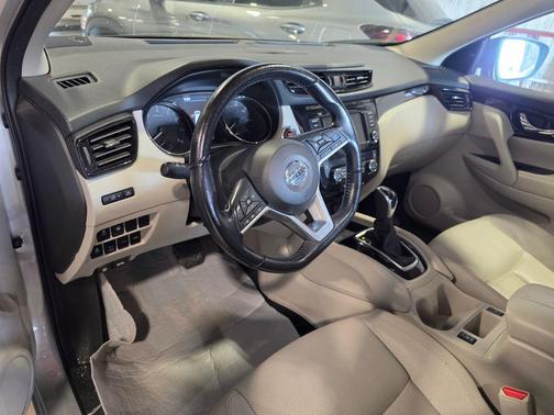 2022 Nissan Rogue Sport SL