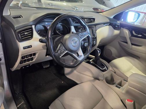 2022 Nissan Rogue Sport SL