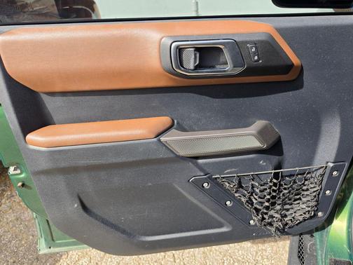 ERUPTION GREEN METALLIC 2022 Ford Bronco Outer Banks