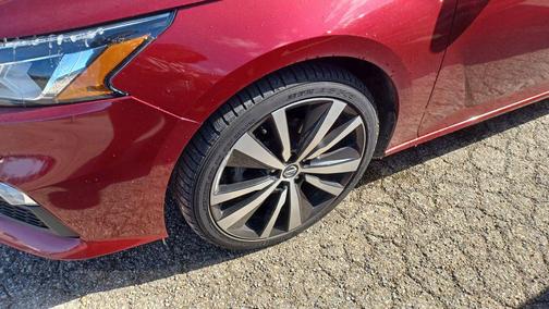 2021 Nissan Altima SR FWD