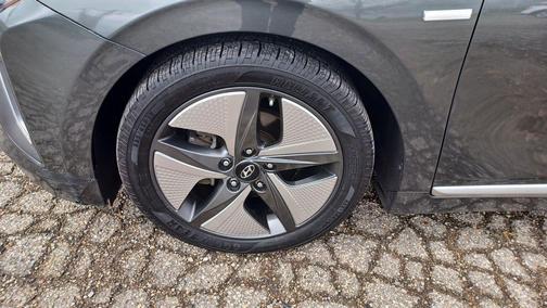 2020 Hyundai IONIQ Hybrid SEL