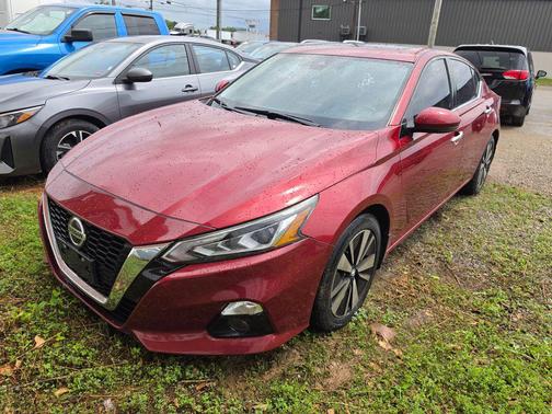 Scarlet Ember Tintcoat 2019 Nissan Altima 2.5 SV