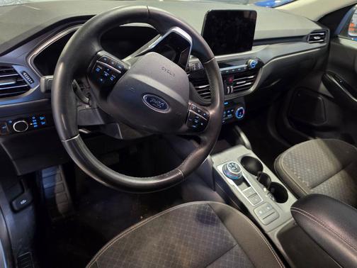 Iconic Silver Metallic 2024 Ford Escape Active