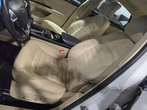 Oxford White 2015 Ford Fusion SE