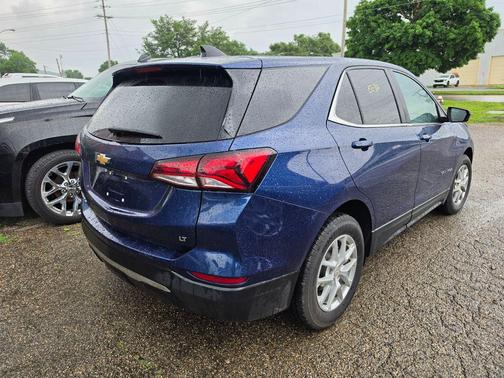 Blue Glow Metallic 2022 Chevrolet Equinox 1LT