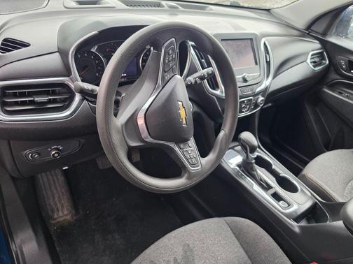 Blue Glow Metallic 2022 Chevrolet Equinox 1LT
