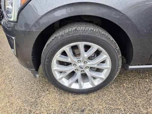 MAGNETIC METALLIC 2018 Ford Expedition Platinum