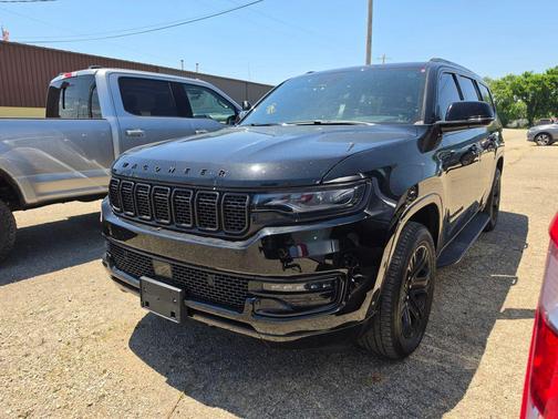 Diamond Black Crystal Pearlcoat 2023 Jeep Wagoneer Series I 4x4