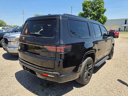 Diamond Black Crystal Pearlcoat 2023 Jeep Wagoneer Series I 4x4