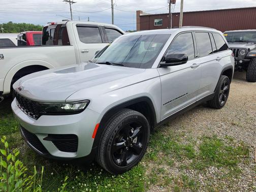 Silver Zynith 2022 Jeep Grand Cherokee Altitude