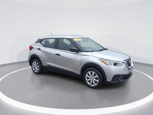 2019 Nissan Kicks S