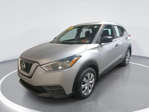 2019 Nissan Kicks S