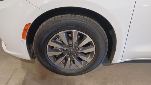 2022 Chrysler Pacifica Hybrid Touring L