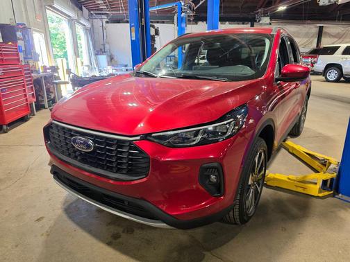 RAPID RED MET TINTED CC 2024 Ford Escape Platinum